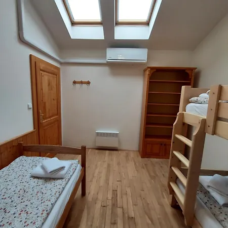 Pod Strechou アパート